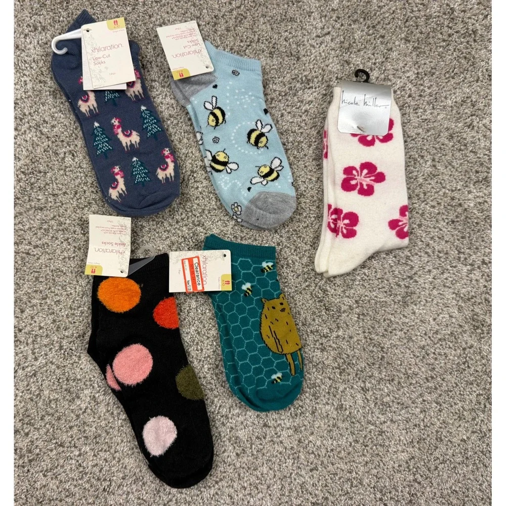 Miscellaneous Women Socks‎ Lot of 5